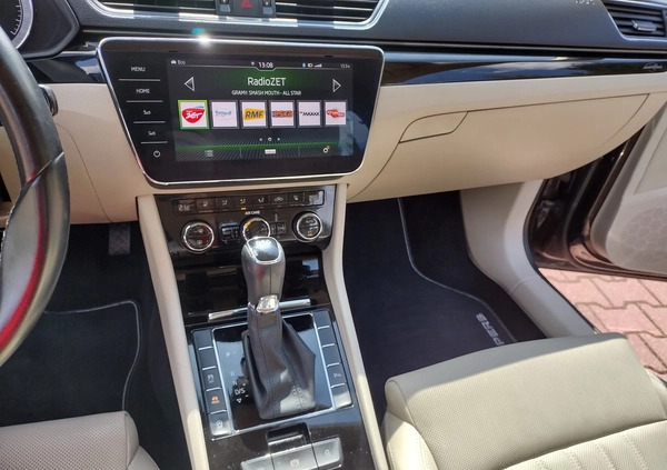 Skoda Superb cena 96500 przebieg: 88000, rok produkcji 2017 z Warszawa małe 781